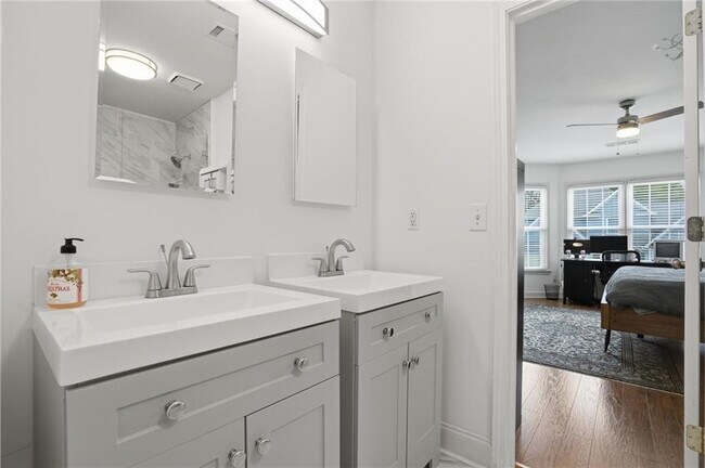 Building Photo - 4431 Village Springs Run
