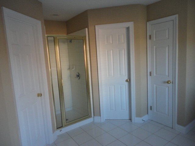 Building Photo - 6385 Clubside Dr