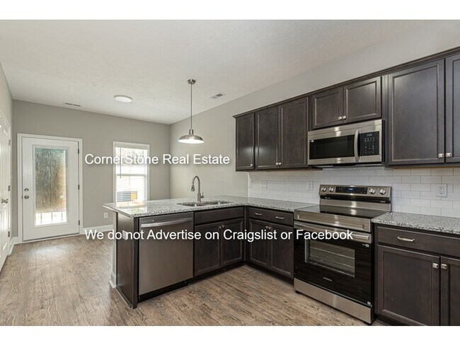 Building Photo - Move in special ($500 off first month's rent)