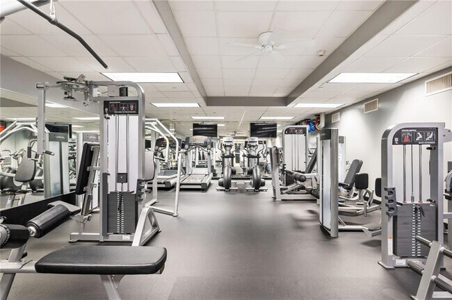 Building Photo - 3657 Peachtree Rd NE