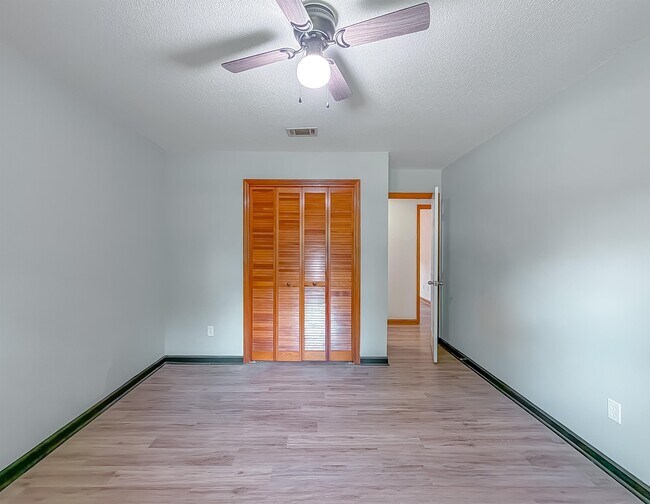 Building Photo - 776 Lupine Ln