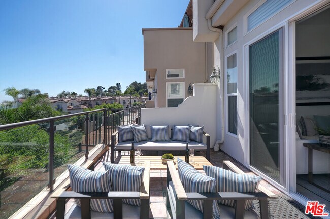 Building Photo - 6436 Lunita Rd