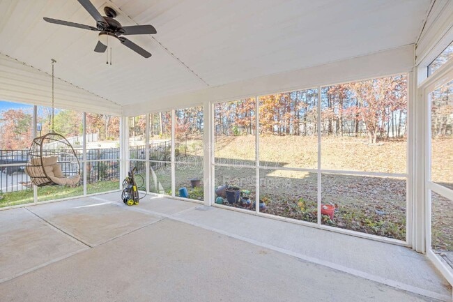 Building Photo - 4860 Pepper Dr