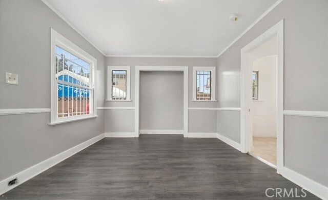 Building Photo - 454 W 59th Pl
