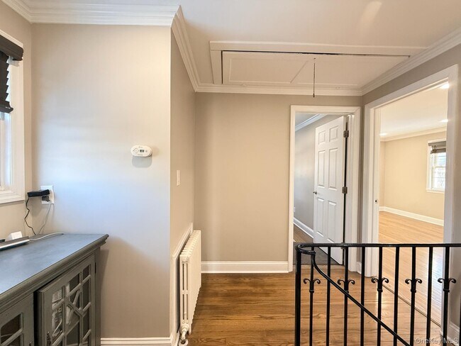 Building Photo - 201 Sydney Ave