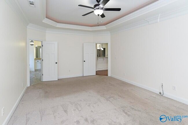Building Photo - 161 Huntsmen Lane