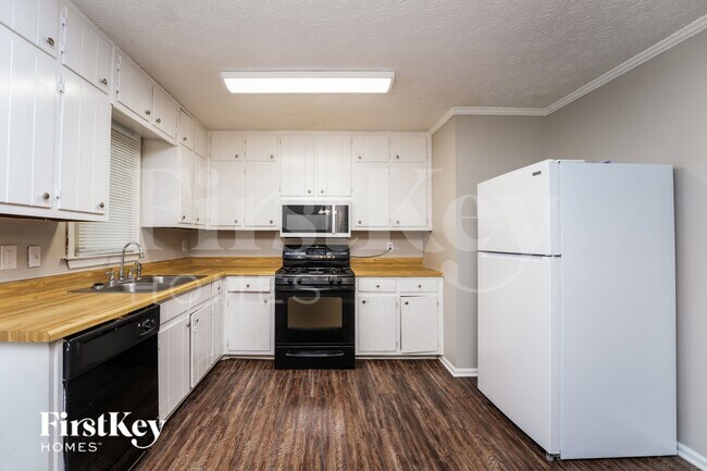 Building Photo - 1408 Meadowind Ct SW