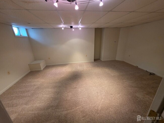 Building Photo - 1301 Dahlia Cir