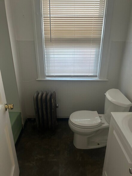 Building Photo - 1929 Calvert Ave