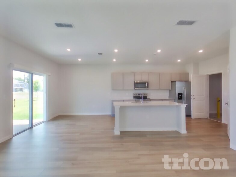 Building Photo - 56 Brazil Nut Cir