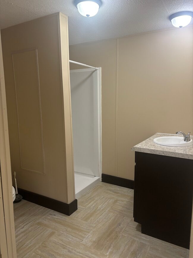 Building Photo - Lot 2