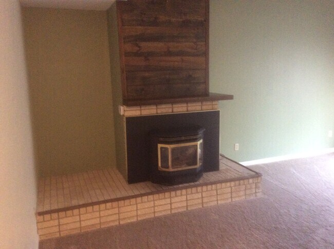 Building Photo - 3850 Woodglenn Pl