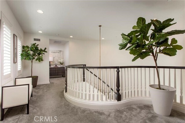 Building Photo - 27 Sorrel