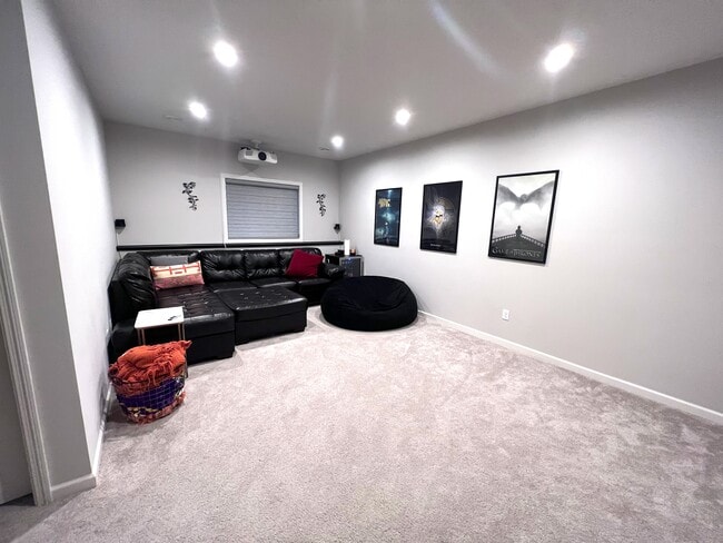 Building Photo - 8094 Evergreen Ln N