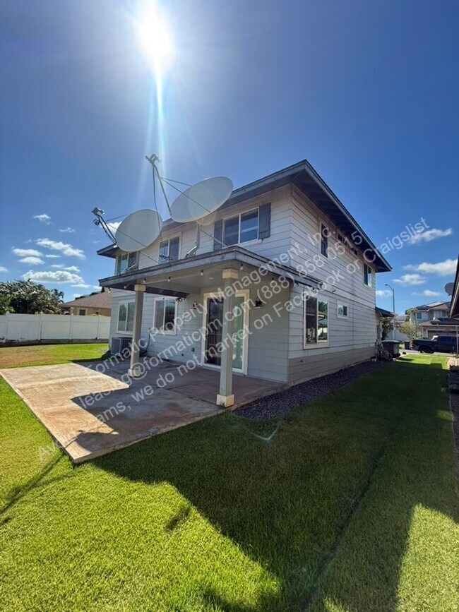 Building Photo - 1295 Kukulu St
