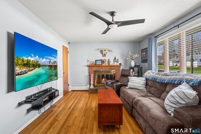 Building Photo - 77 Basswood Dr