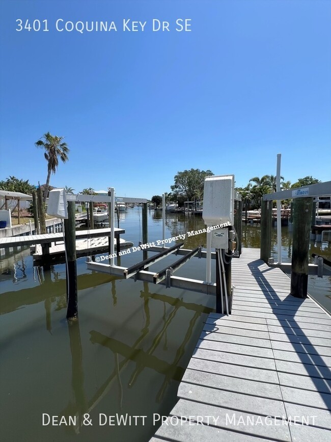 Building Photo - 3401 Coquina Key Dr SE