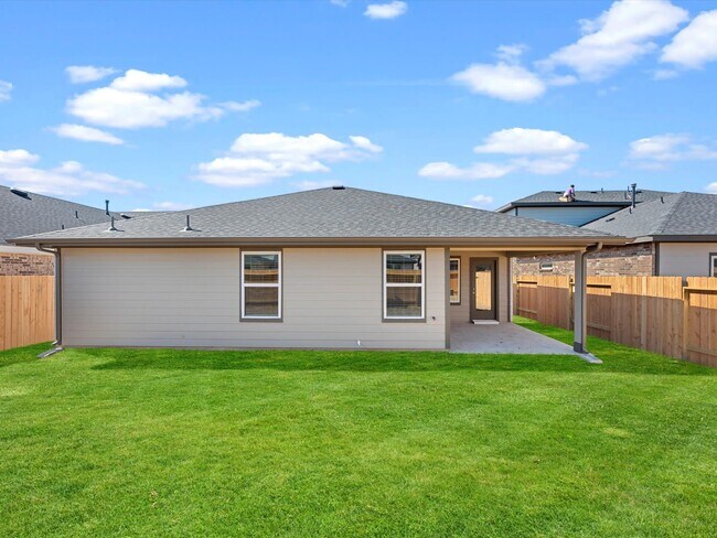 Building Photo - 3335 Silverton Dr