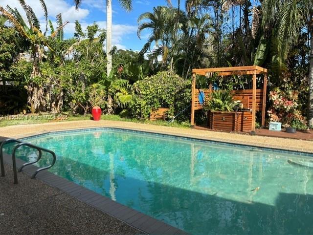 Building Photo - 690 NW 68th Ave