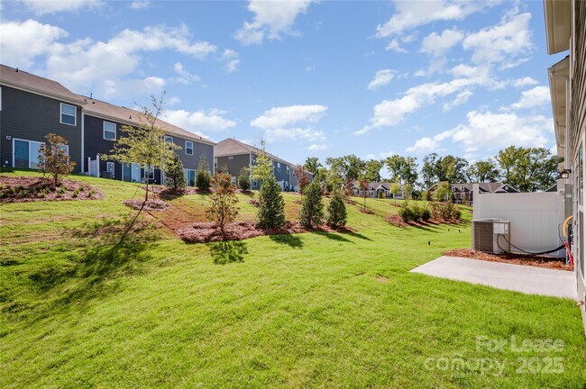 Building Photo - 3220 Lilac Grove Dr