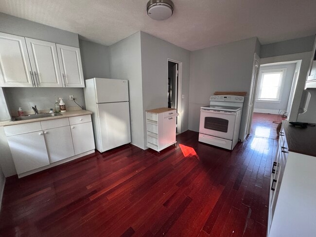 Building Photo - 265 Bolton St