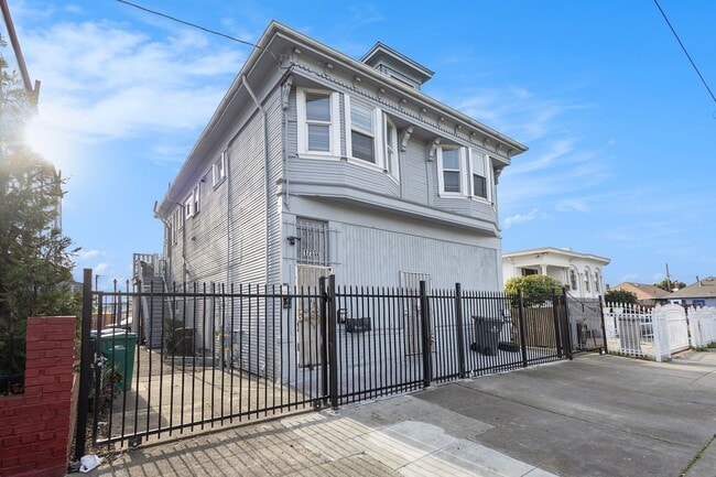 Building Photo - Foothill Blvd 1733/1735