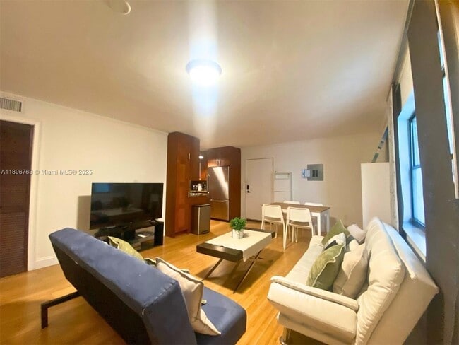 Building Photo - 753 Michigan Ave