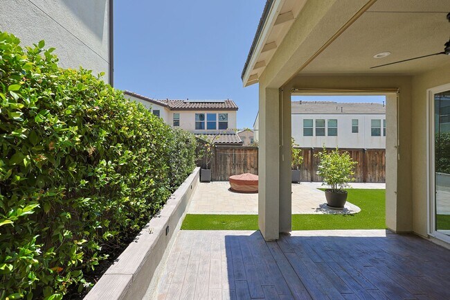 Building Photo - Gorgeous 4 Bedroom and 3 Bath Home in Chula vista/Otay Ranch Area