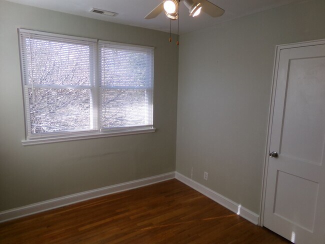Building Photo - 2527 Miller Park Cir