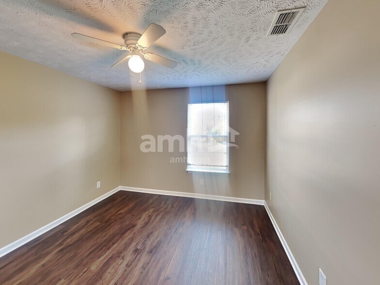 Building Photo - 5608 Hickory Park Dr