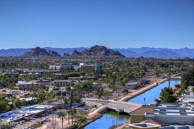 Building Photo - 8335 E Vista Dr