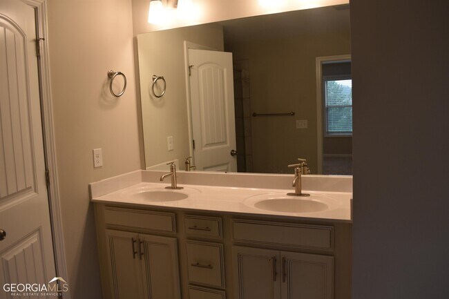 Building Photo - 4040 Bryton Trace Dr