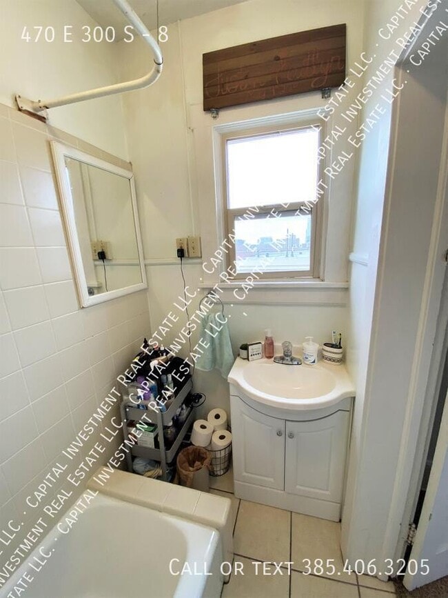 Building Photo - 470 E 300 S