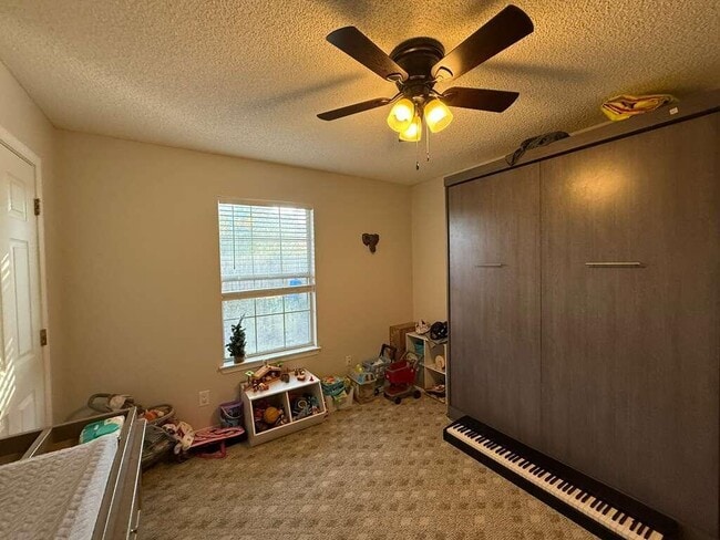 Building Photo - 2722 Shalimar Dr