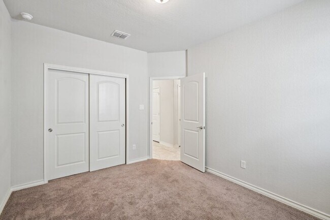 Building Photo - 432 Sundance Way