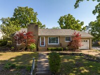 Building Photo - Freshly Updated 3 Bedroom Home