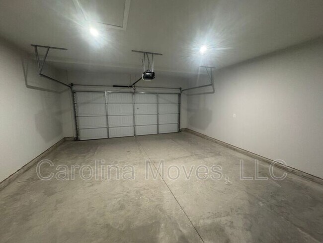 Building Photo - 409 Mariene Dr