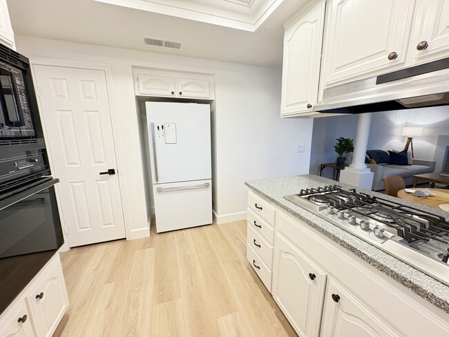 Building Photo - 5096 Nighthawk Way