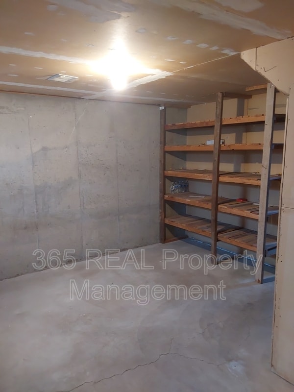 Building Photo - 803 4th St