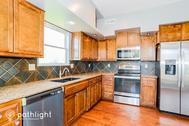 Building Photo - 510 N Poplar Street, Gardner, KS, 66030