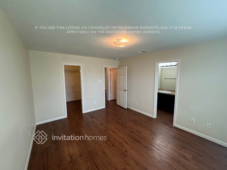 Building Photo - 18746 Dennington Dr