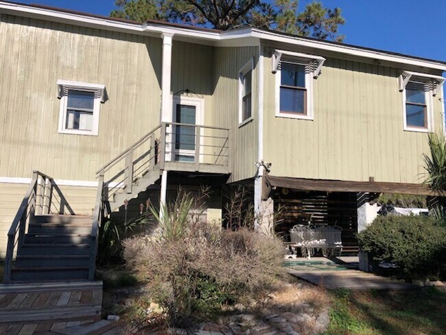 Building Photo - 3520 Macceo Dr