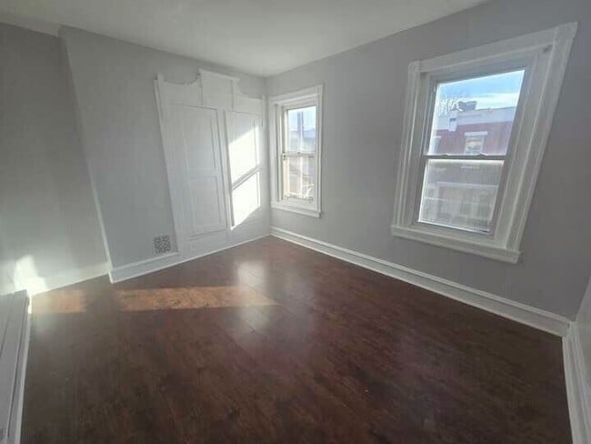 Building Photo - 30 N Dewey St