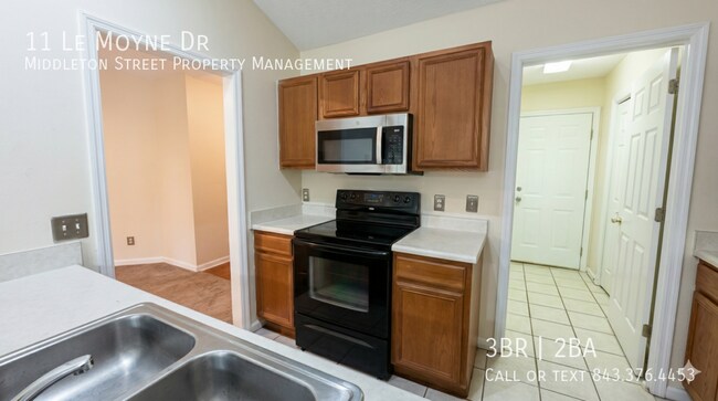 Building Photo - 11 Le Moyne Dr