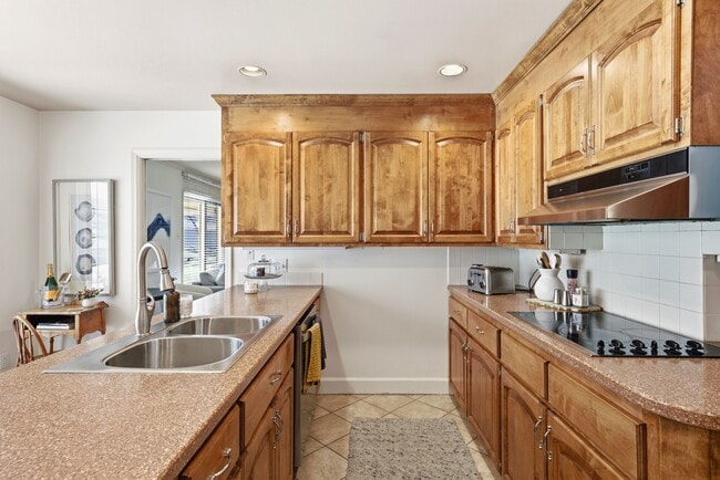 Building Photo - 2050 Cherryville Rd