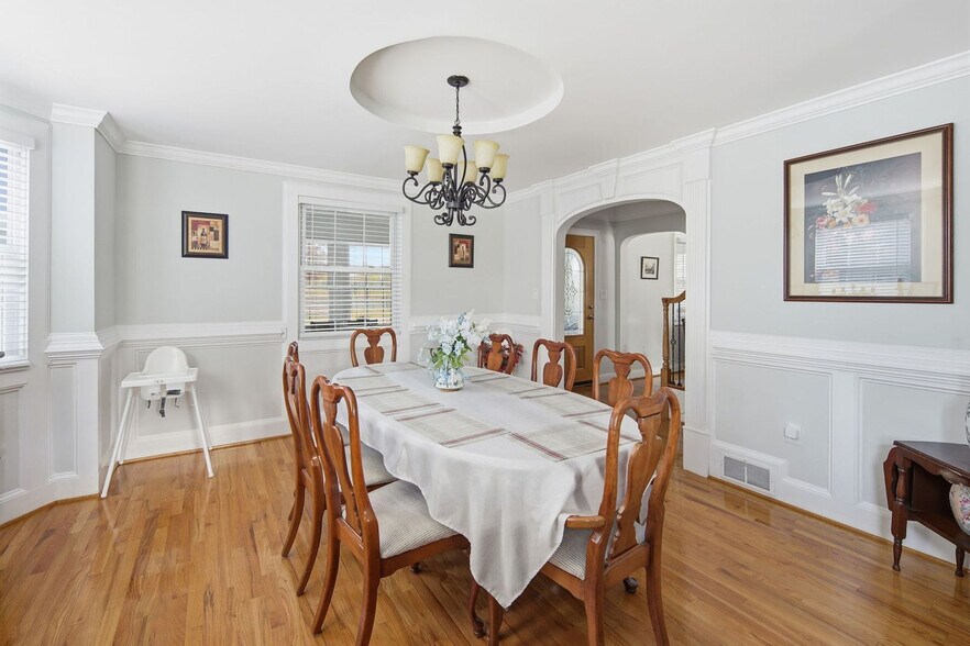 Building Photo - 1304 Van Buren St NW