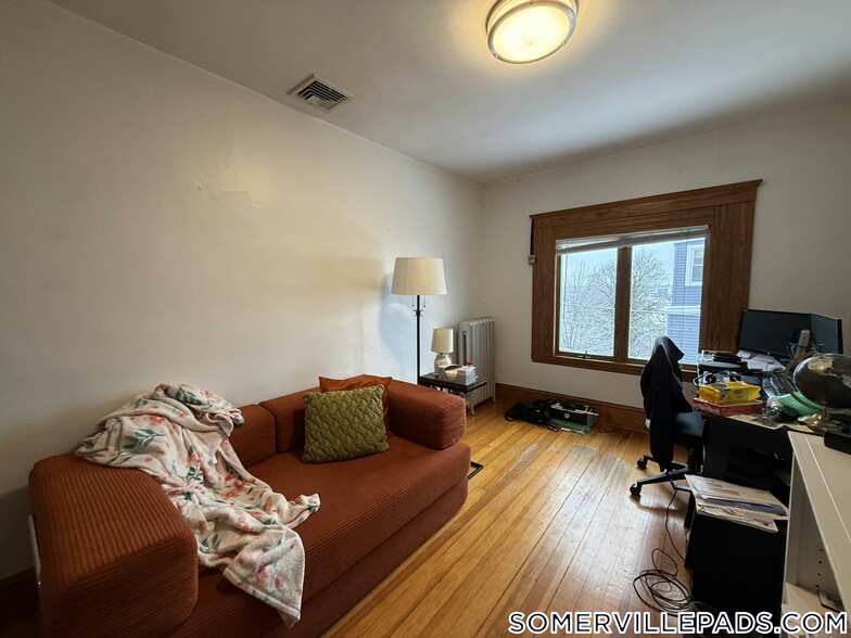 Building Photo - 449 Broadway