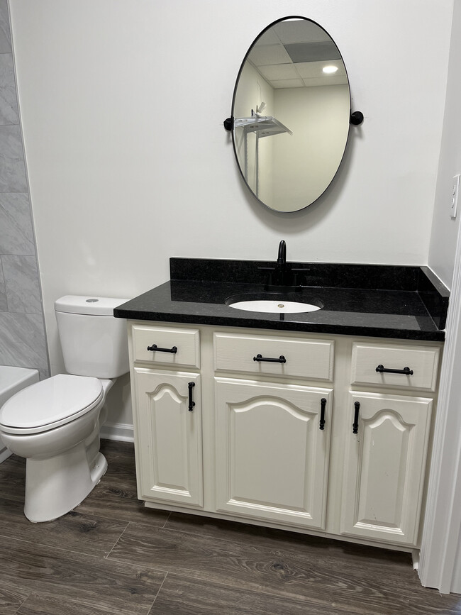 Building Photo - 6620 Little Mill Rd