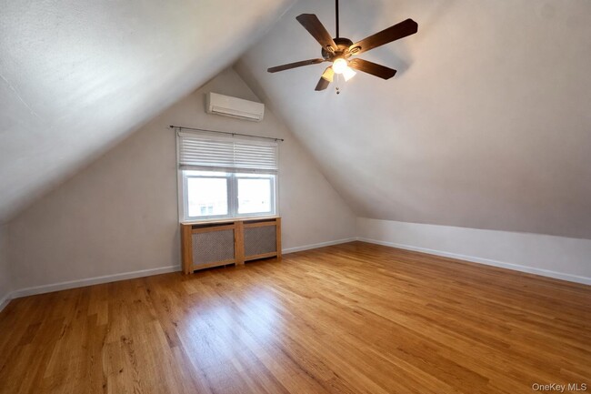 Building Photo - 76-30 172nd St