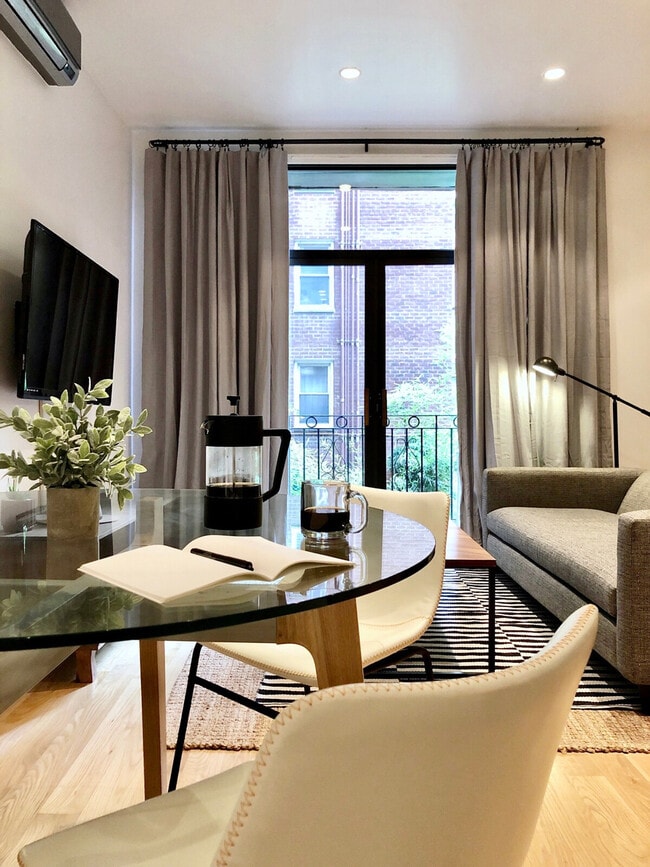 Building Photo - 124 E 37th St